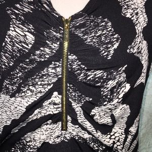 Calvin Klein top. Like new. Size Large.